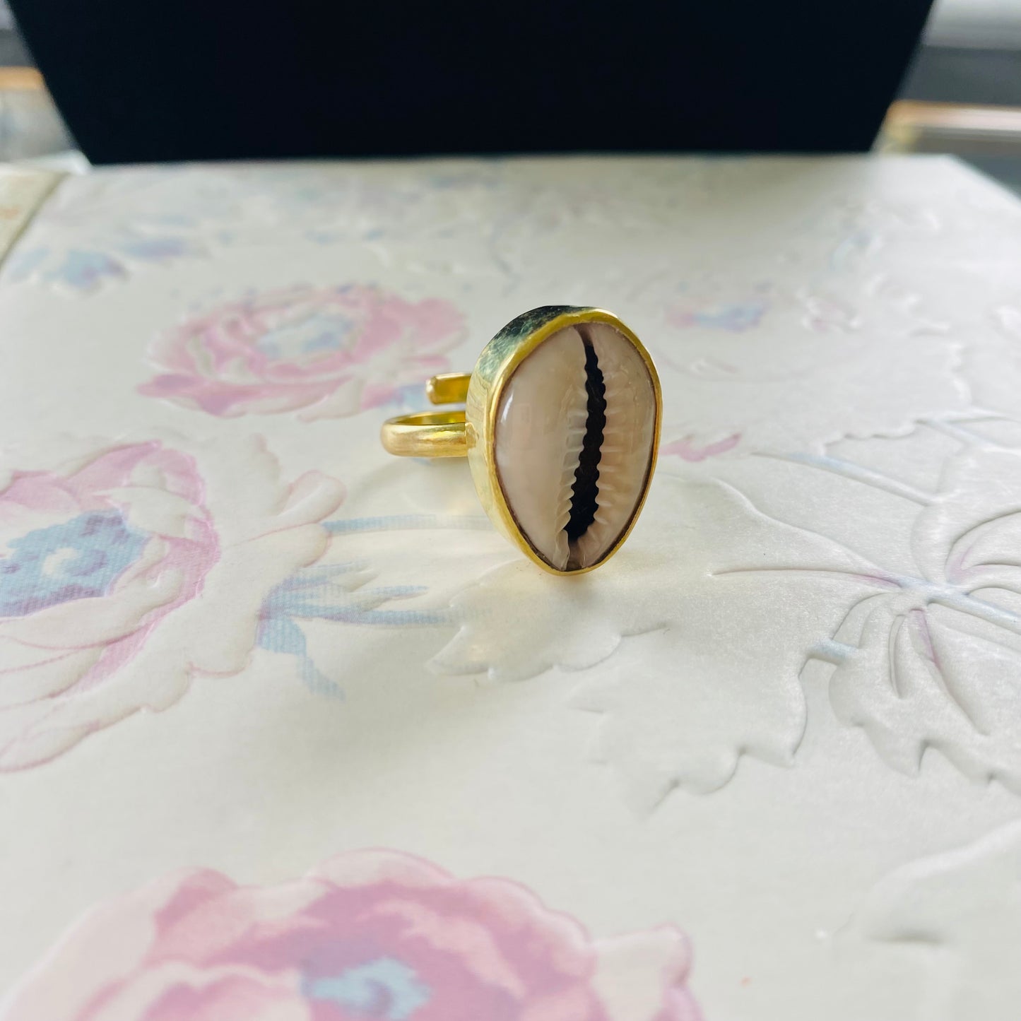 Classy Cowrie Shell Ring