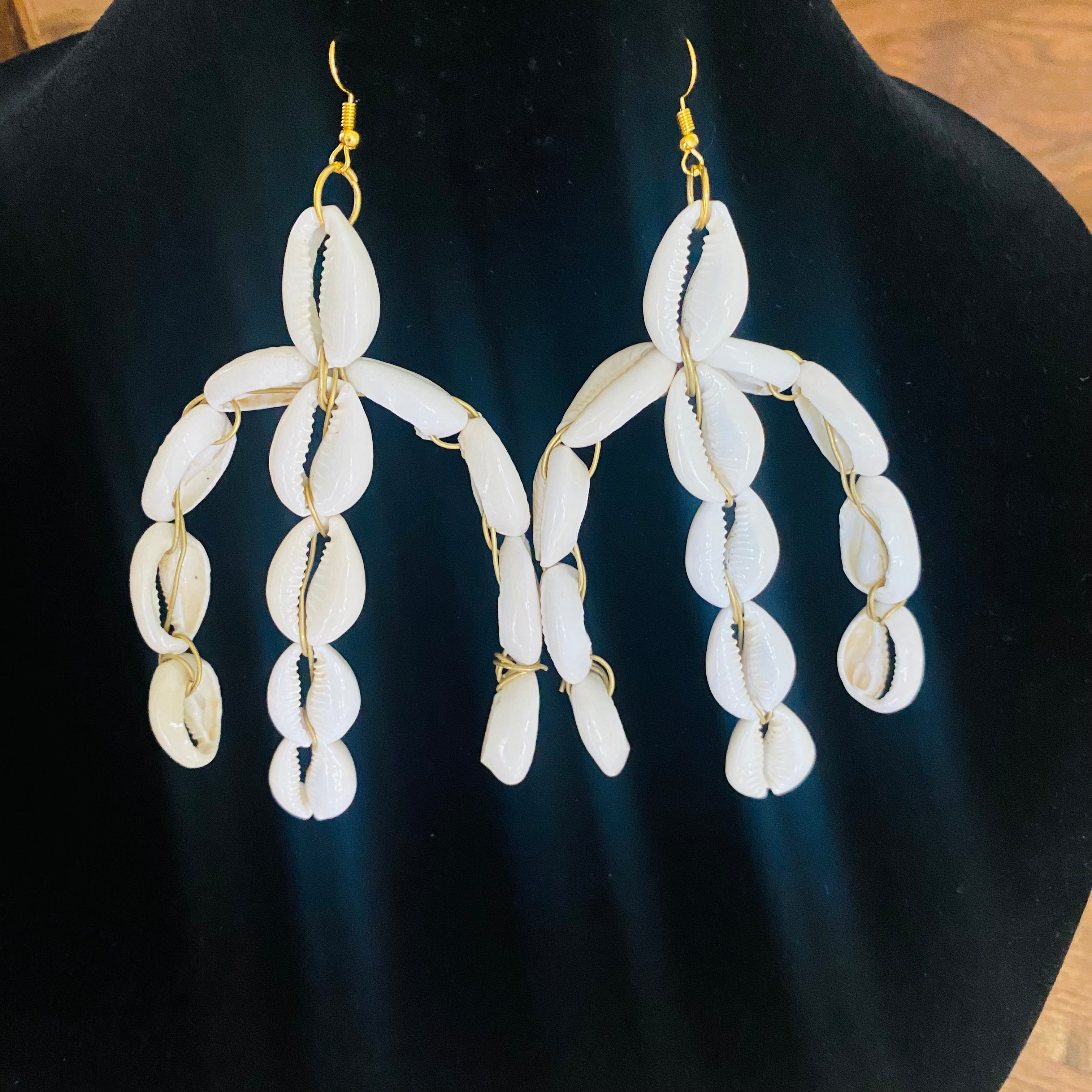 Ari Earrings – view 2