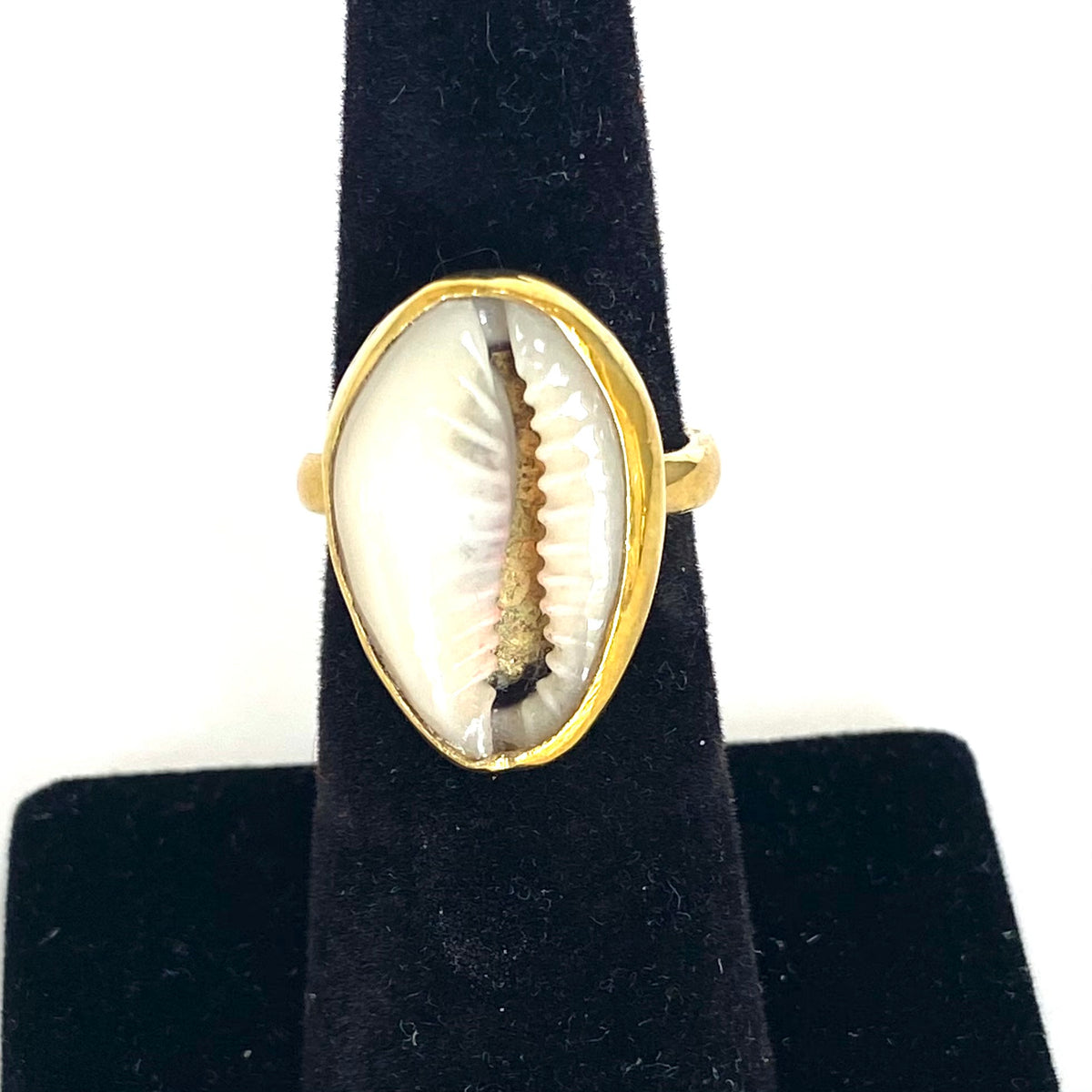 Classy Cowrie Shell Ring – view 3