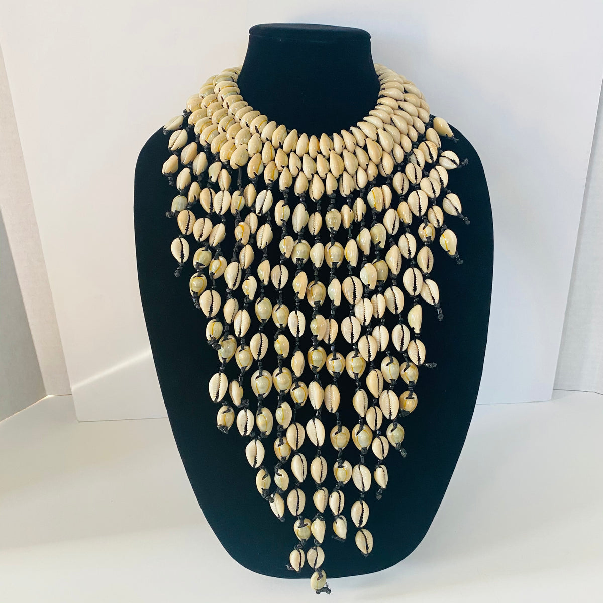 The Kwavi Cowrie Necklace – view 3