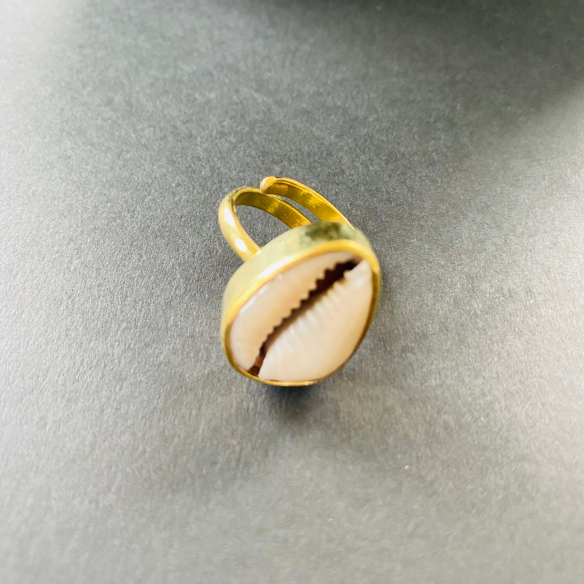 Classy Cowrie Shell Ring – view 5