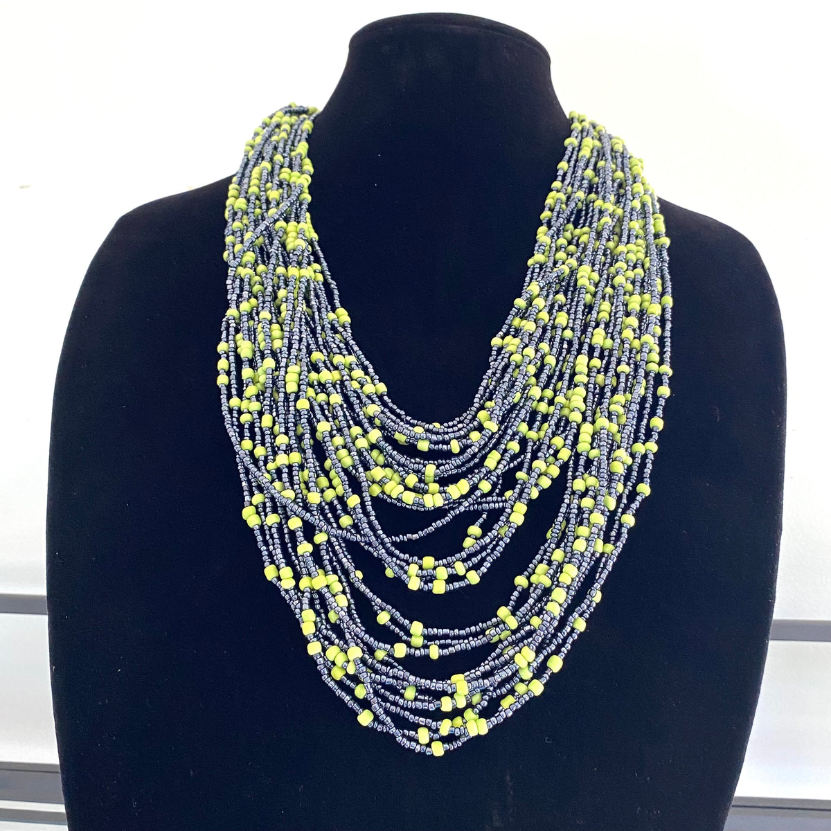 Simply Beaded Elegance w/ matching earrings – view 6