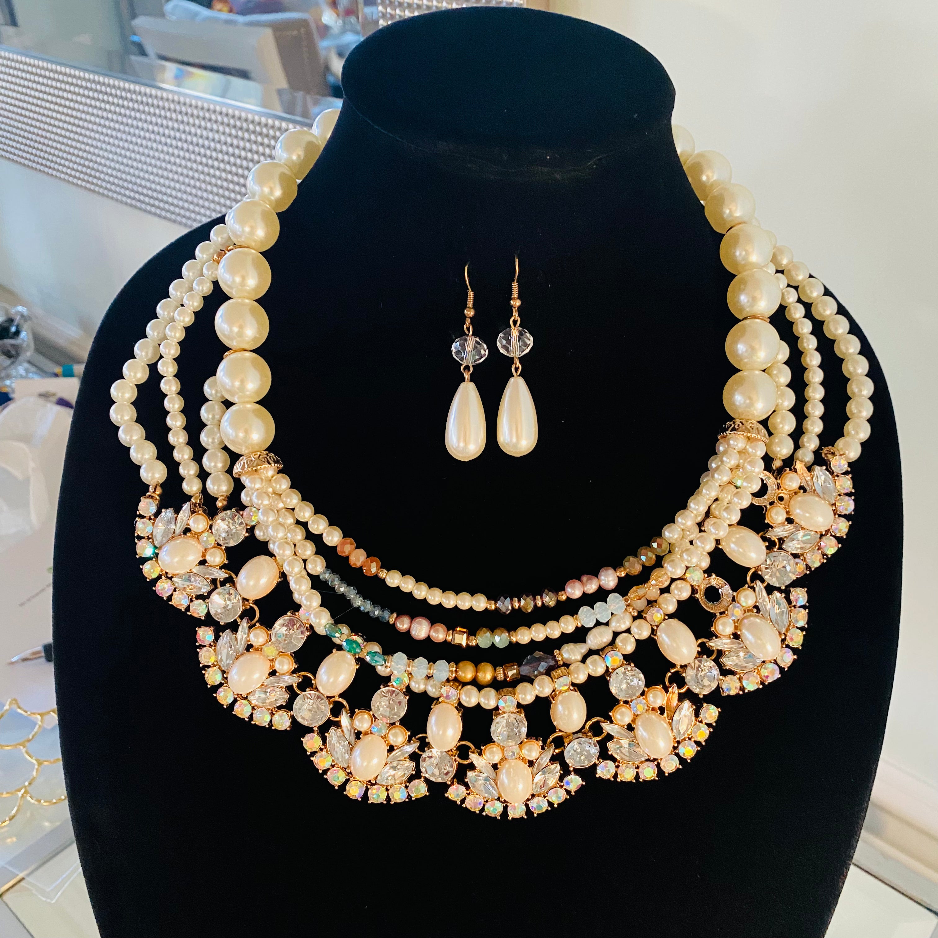 Mona Necklace