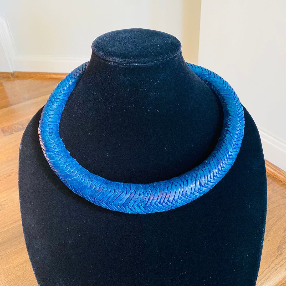 Jumbo Leather Choker – African necklace – view 45