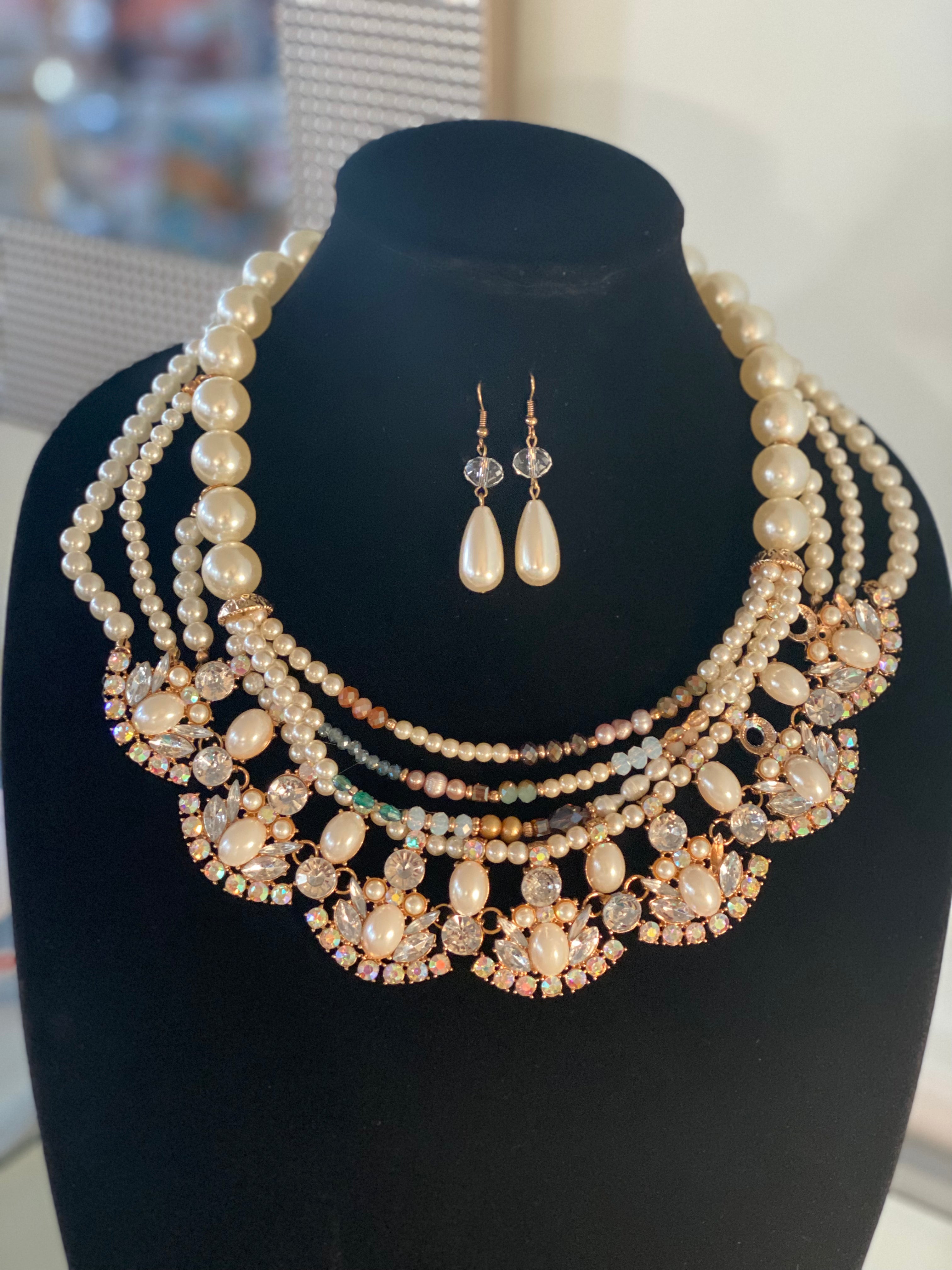 Mona Necklace
