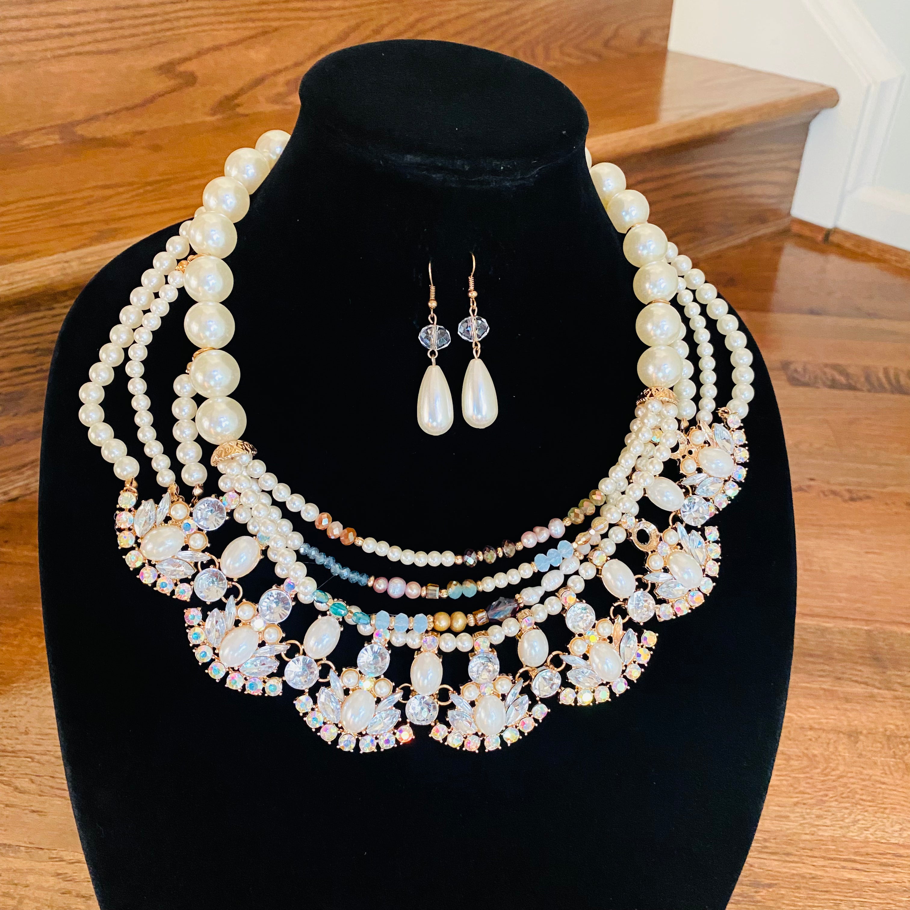 Mona Necklace
